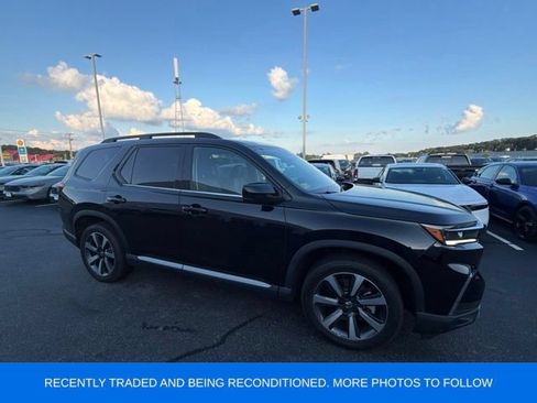 Used 2024 Honda Pilot Touring image 2