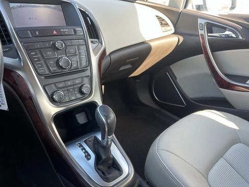Used 2013 Buick Verano FWD image 28