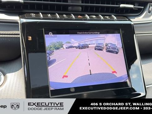 Used 2024 Jeep Grand Cherokee Altitude AWD/4WD image 15
