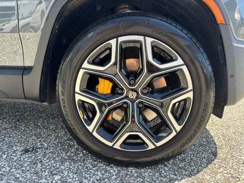 Used 2024 Rivian R1S Adventure AWD/4WD image 29