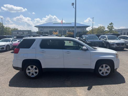 Used 2015 GMC Terrain SLE FWD image 4