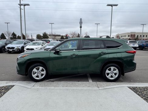 Used 2023 Toyota Highlander LE image 5