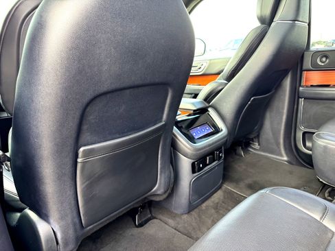 Used 2024 Lincoln Navigator Reserve image 21