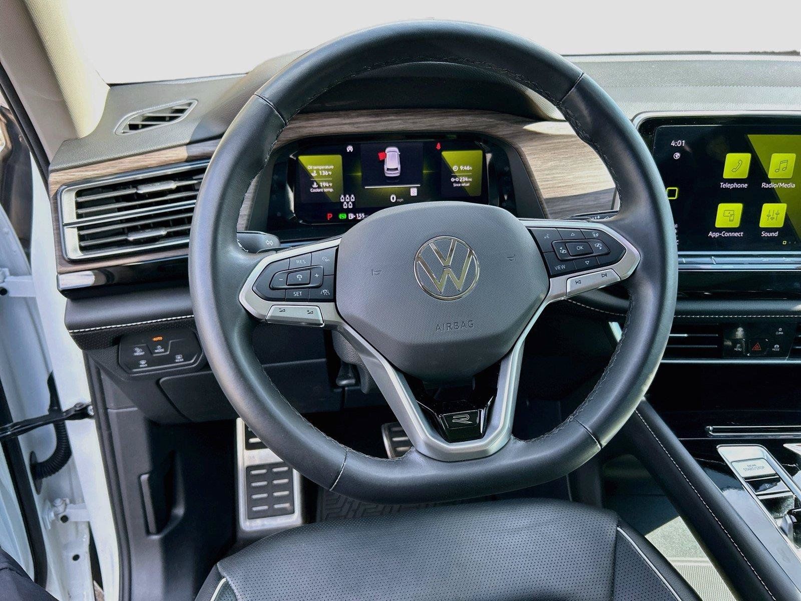 Used 2024 Volkswagen Atlas SEL Premium R-Line AWD/4WD image 38