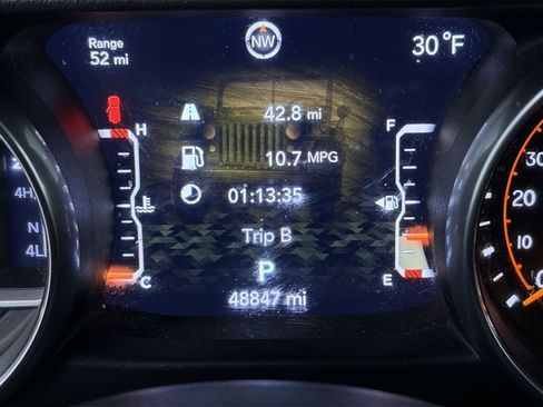 Used 2019 Jeep Wrangler Unlimited Sahara w/ Dual Top Group image 8