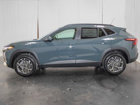 New 2026 Chevrolet Trax LT w/ Driver Confidence Package image 5