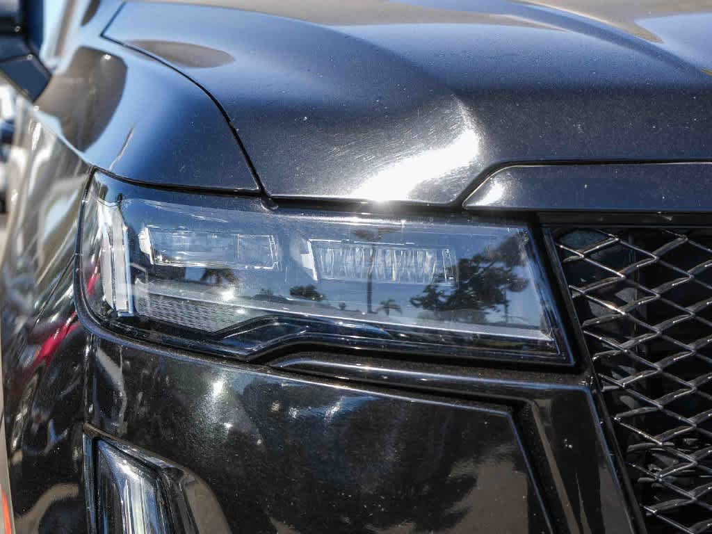 Used 2024 Cadillac Escalade ESV Sport AWD/4WD image 4