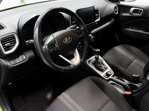 Used 2024 Hyundai Venue SEL FWD image 24