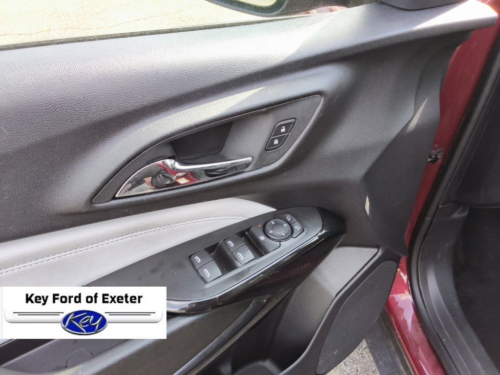 Used 2025 Chevrolet Trax LT FWD image 20
