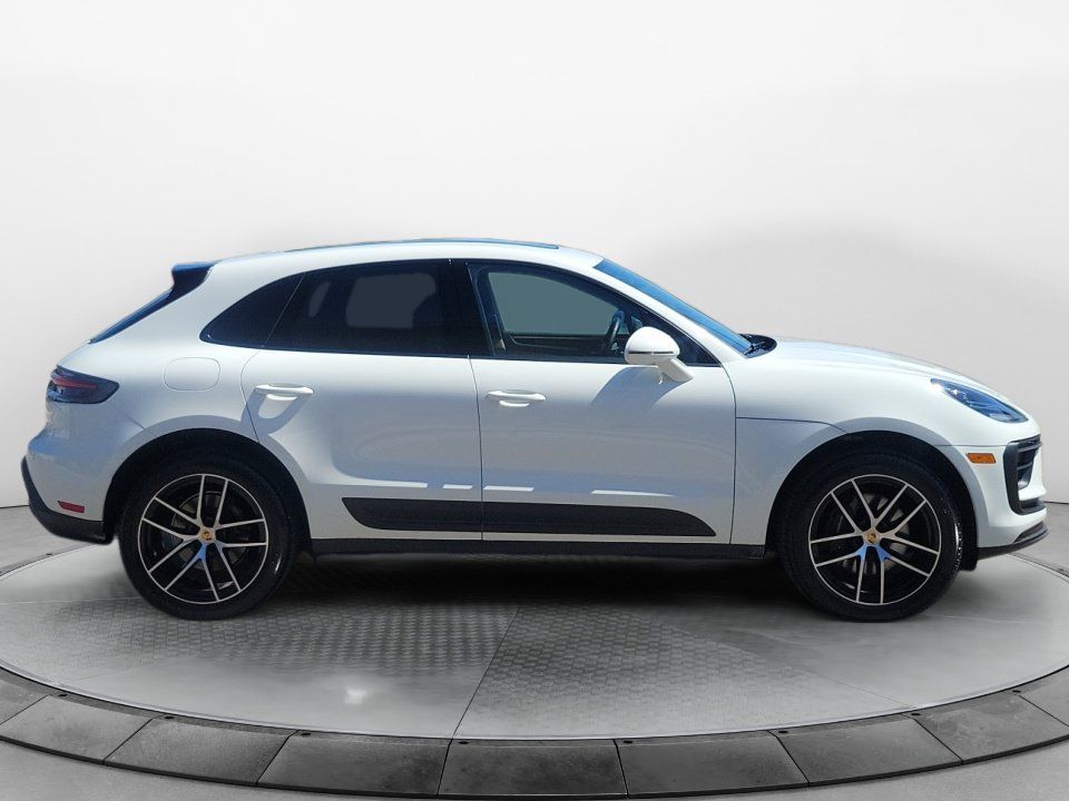 Used 2023 Porsche Macan AWD/4WD image 8