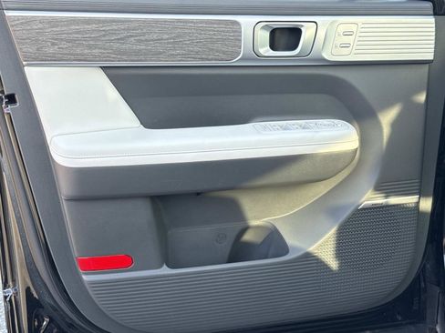 Used 2024 Hyundai Santa Fe Limited image 17