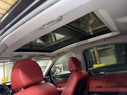 Used 2019 Alfa Romeo Stelvio Ti image 23