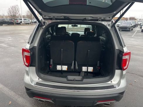 Certified 2018 Ford Explorer XLT w/ Equipment Group 202A image 11