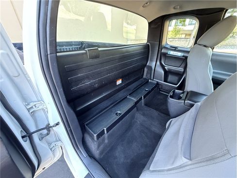 Used 2018 Toyota Tacoma SR RWD image 21