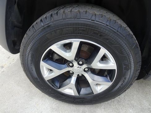 Used 2015 Jeep Cherokee Trailhawk AWD/4WD image 26