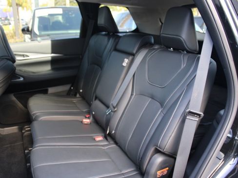 Certified 2025 INFINITI QX60 Luxe image 30