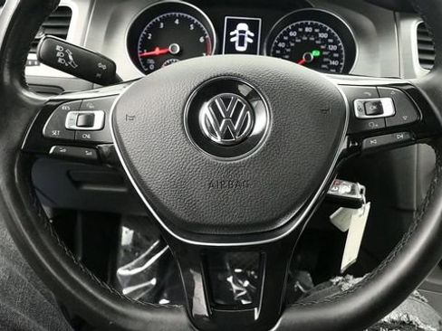 Used 2016 Volkswagen Golf S FWD image 19