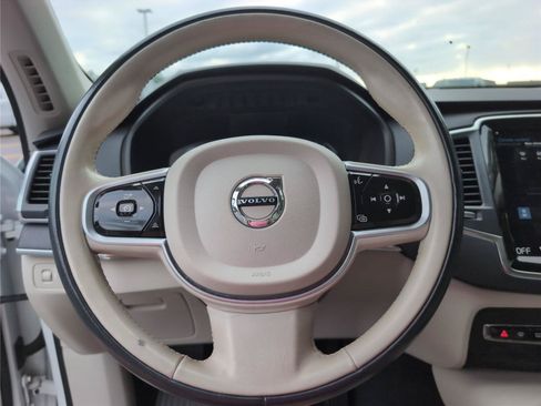 Used 2020 Volvo XC90 T5 Momentum FWD image 29