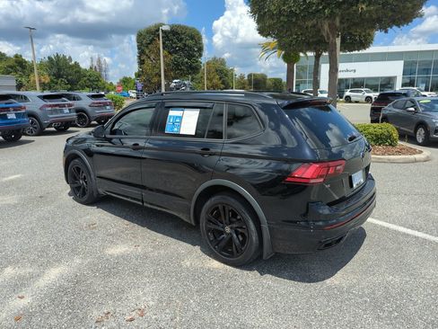 Used 2023 Volkswagen Tiguan SE R-Line AWD/4WD image 9