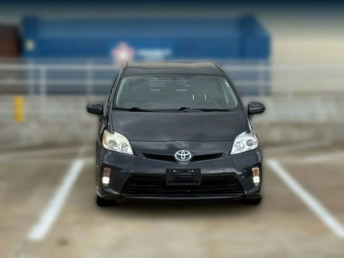 Used 2015 Toyota Prius Two FWD image 2
