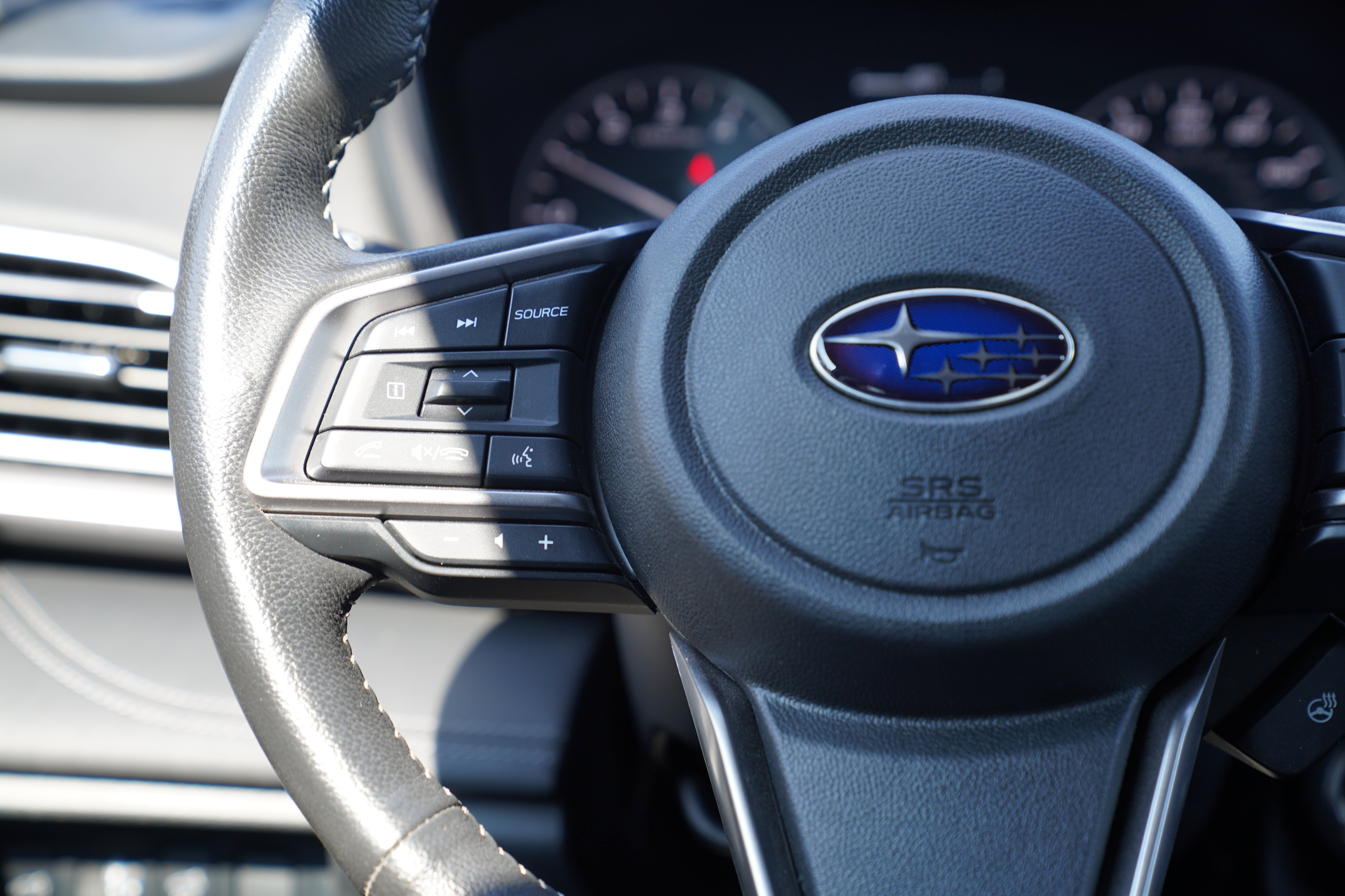 Used 2025 Subaru Outback Limited AWD/4WD image 19