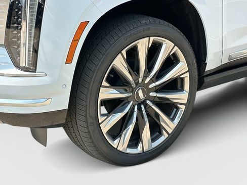 New 2026 Cadillac Escalade Platinum Luxury AWD/4WD image 17