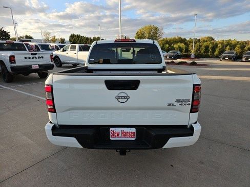 Used 2024 Nissan Frontier SL w/ Technology Package image 5