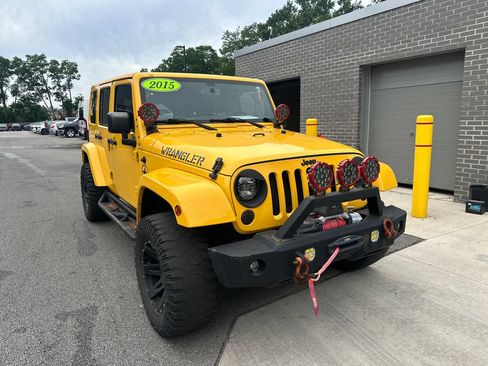 Used 2015 Jeep Wrangler Unlimited Sahara w/ Dual Top Group AWD/4WD image 4