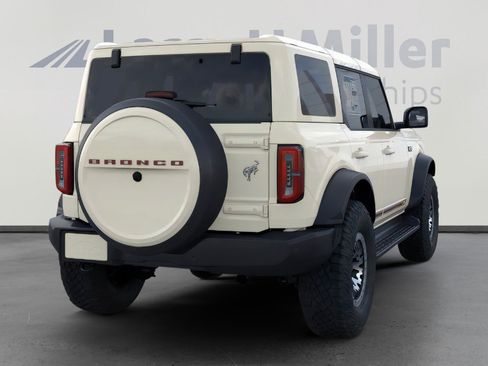 New 2026 Ford Bronco Outer Banks AWD/4WD image 8