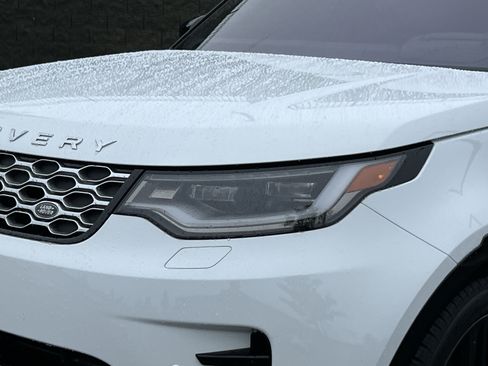Certified 2023 Land Rover Discovery Metropolitan Edition AWD/4WD image 11