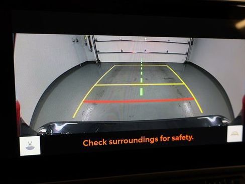 Used 2025 Toyota Camry XLE image 28