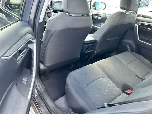 Used 2021 Toyota RAV4 XLE w/ Convenience Package FWD image 9