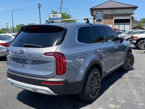 Used 2020 Kia Telluride LX AWD/4WD image 4