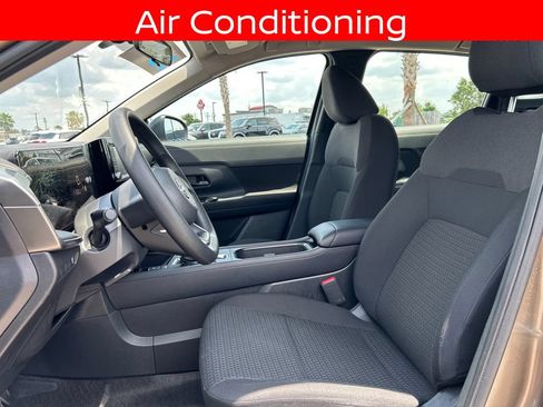 Used 2025 Nissan Kicks S FWD image 13