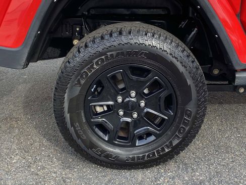 Used 2022 Jeep Gladiator Sport AWD/4WD image 8