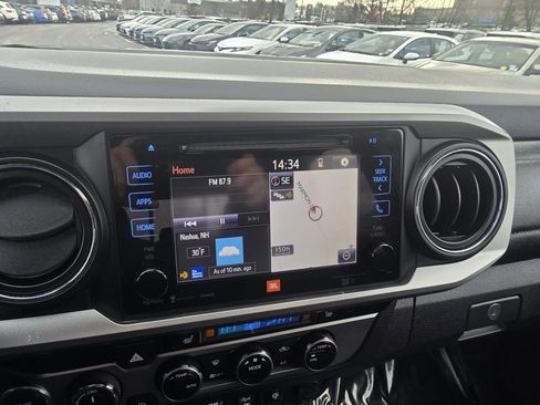 Used 2018 Toyota Tacoma Limited image 23