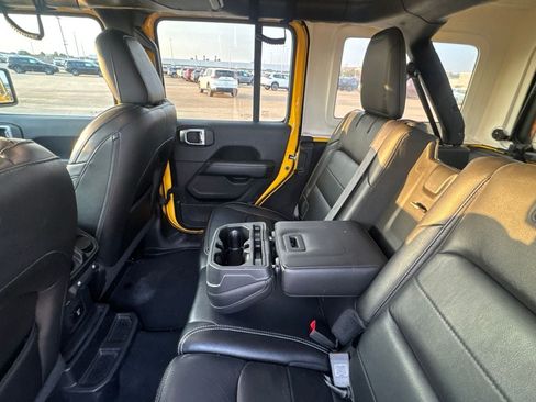 Used 2019 Jeep Wrangler Unlimited Sahara AWD/4WD image 35