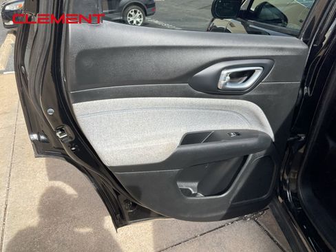 Used 2022 Jeep Compass Latitude w/ Convenience Group image 41