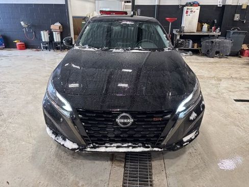 Used 2025 Nissan Altima 2.5 SV image 2