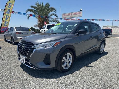 Used 2023 Nissan Kicks S FWD image 1