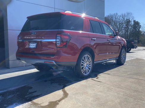 Used 2022 Ford Expedition Limited image 4