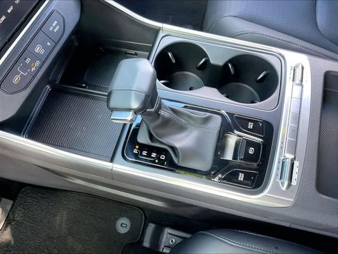 Used 2026 Kia Carnival SX Prestige FWD image 19