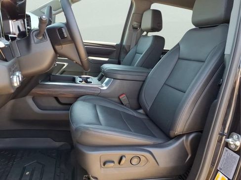 Used 2025 GMC Sierra 2500 SLT w/ SLT Convenience Package AWD/4WD image 20