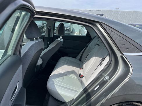 Used 2025 Hyundai Elantra Limited FWD image 27