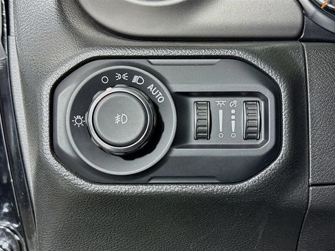 Used 2022 Jeep Wrangler Unlimited Sport AWD/4WD image 12