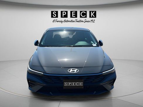 Used 2025 Hyundai Elantra Hybrid FWD image 9