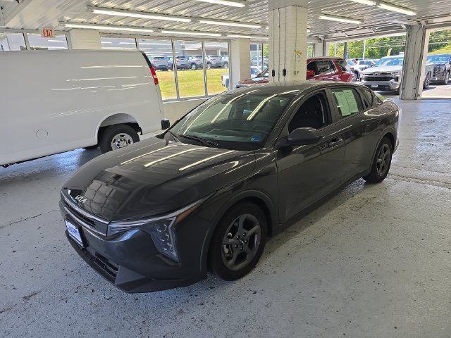 Used 2025 Kia K4 FWD image 2