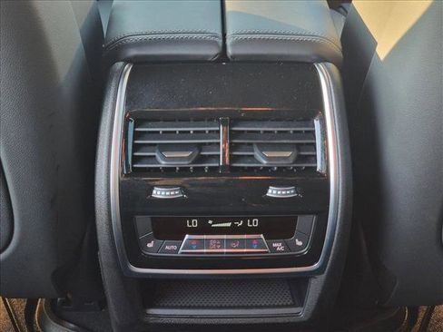 Used 2026 BMW X5 sDrive40i w/ M Sport Package RWD image 16
