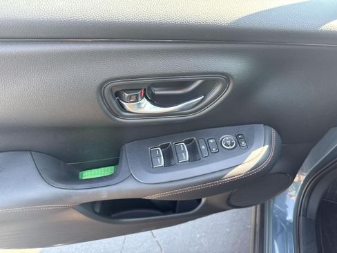 Certified 2025 Honda HR-V Sport image 11