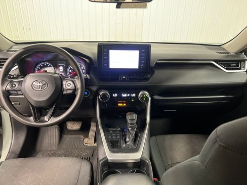 Used 2019 Toyota RAV4 XLE AWD/4WD image 17